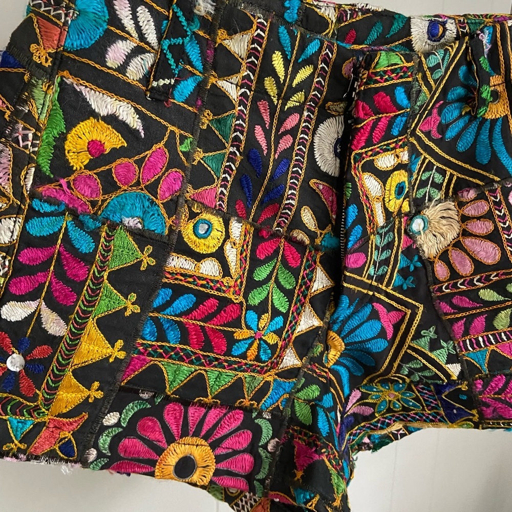 Momo Embroidered Patchwork Shorts - image 5